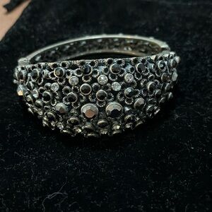 Beautiful clam shell bangle bracelet